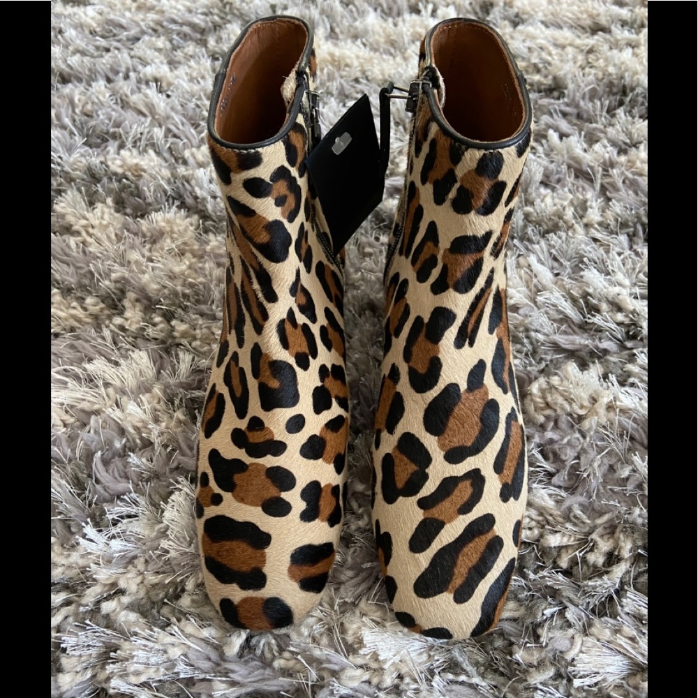Aquatalia all over leopard print fur bootie